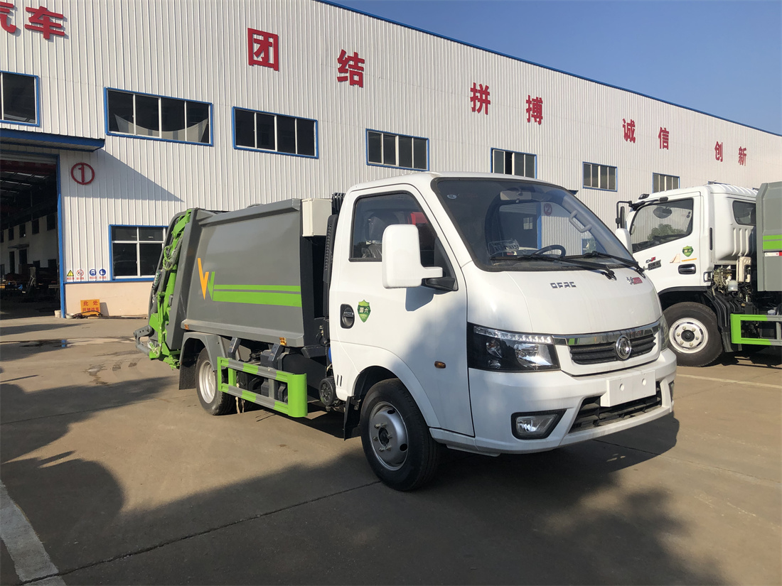 4方壓縮垃圾車(chē)-旺龍東風(fēng)藍(lán)牌4方壓縮式垃圾車(chē)廠家價(jià)格